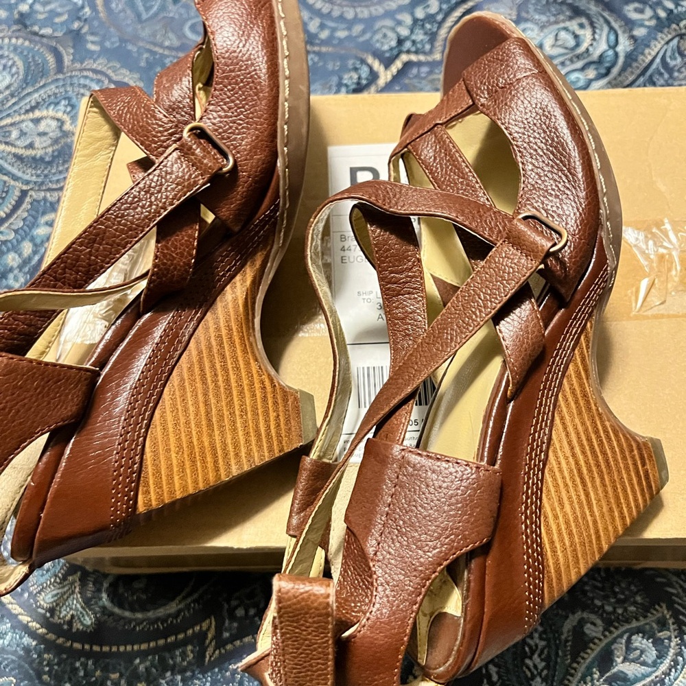 Max Studio Tan Leather Wedge Sandals